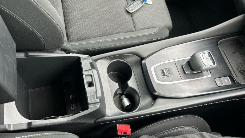 Nissan Qashqai 1.3 DiG-T MH 158 N-Connecta 5dr Xtronic Petrol Hatchback